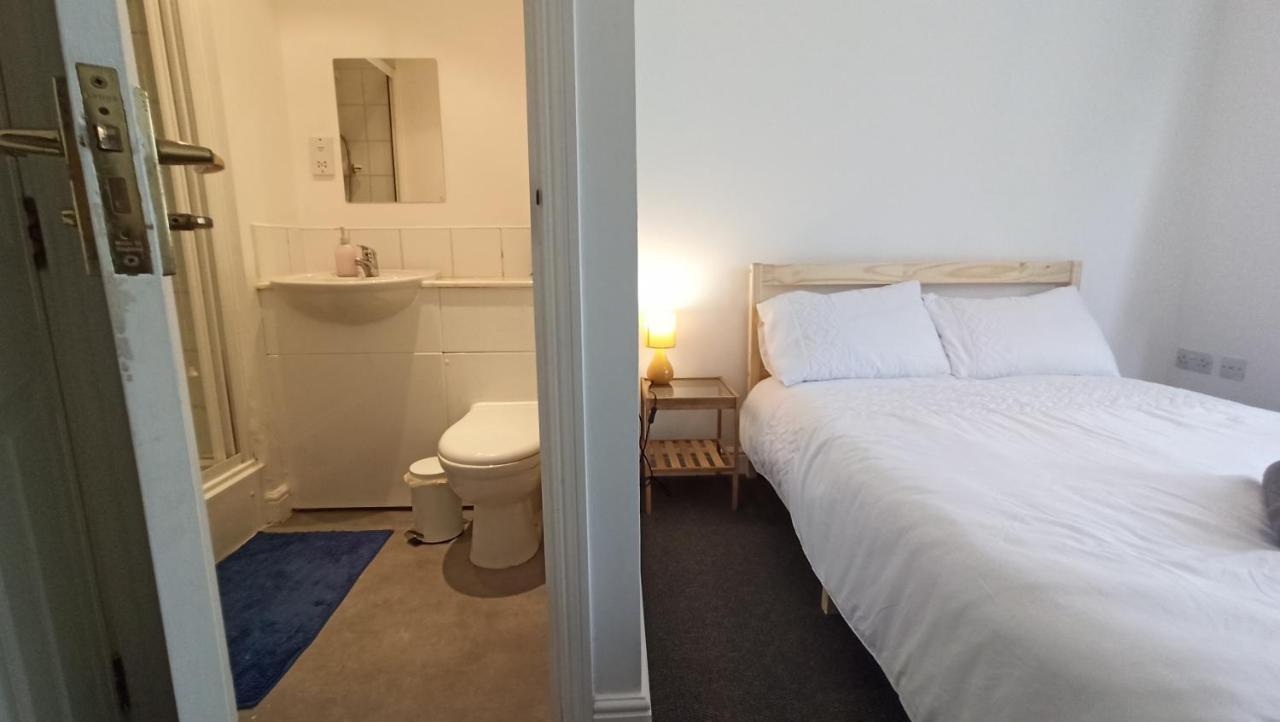 Bright, Chilled Ensuite Db Room In A Shared Flat! Londres Exterior foto