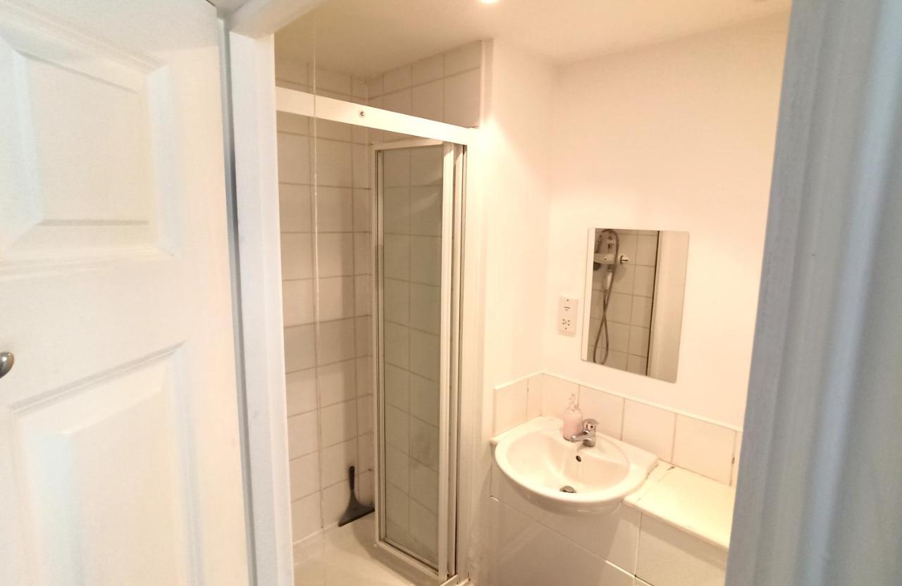 Bright, Chilled Ensuite Db Room In A Shared Flat! Londres Exterior foto